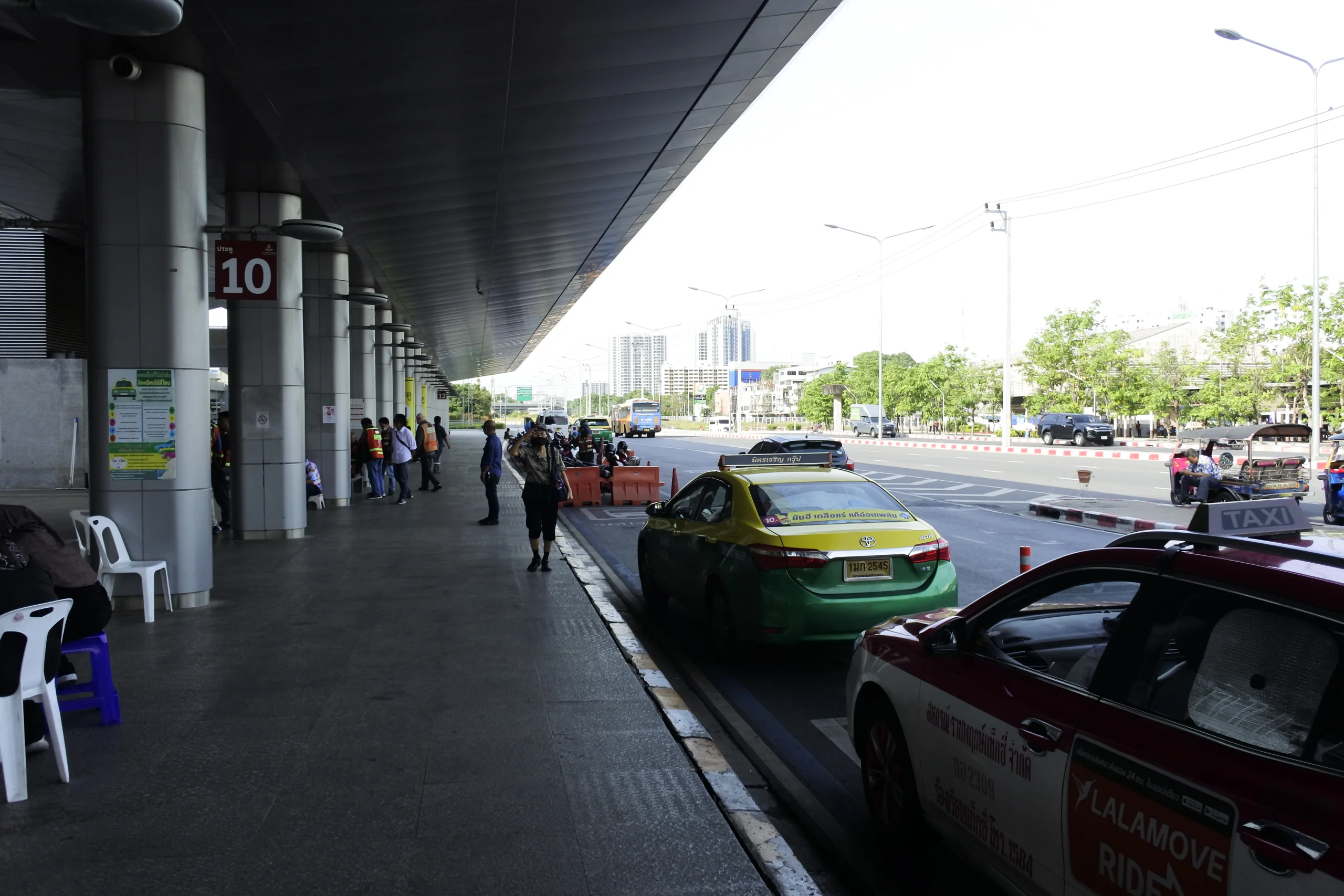 クルンテープ・アピワット中央駅