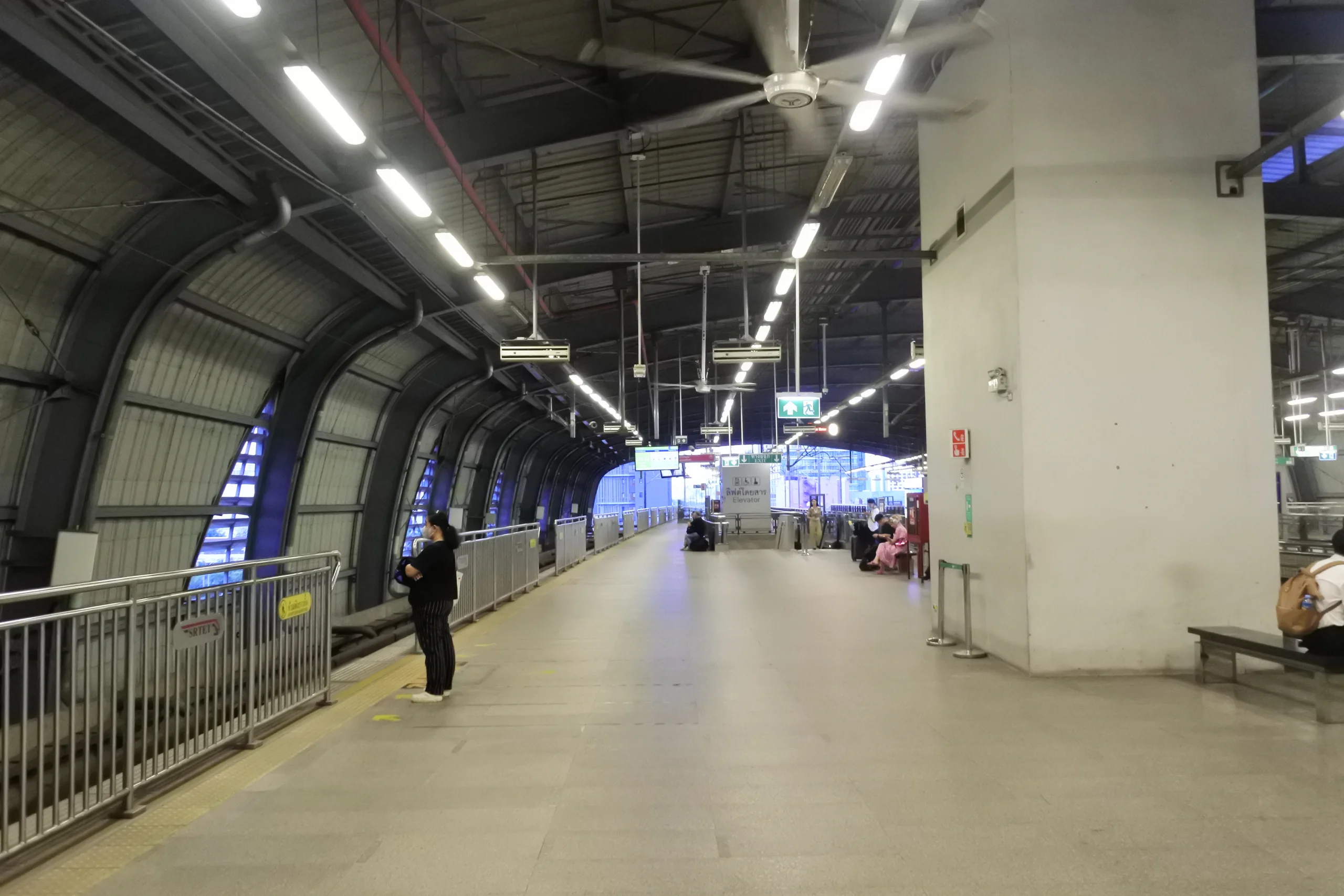 マッカサン駅
